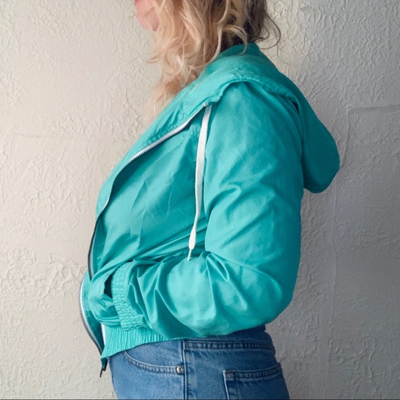 Sea foam green windbreaker - Picture 2 of 5